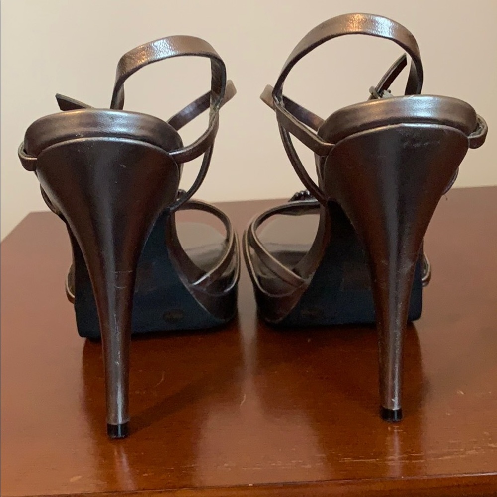 SIZE 10 WOMANS HEELS - Picture 3 of 3